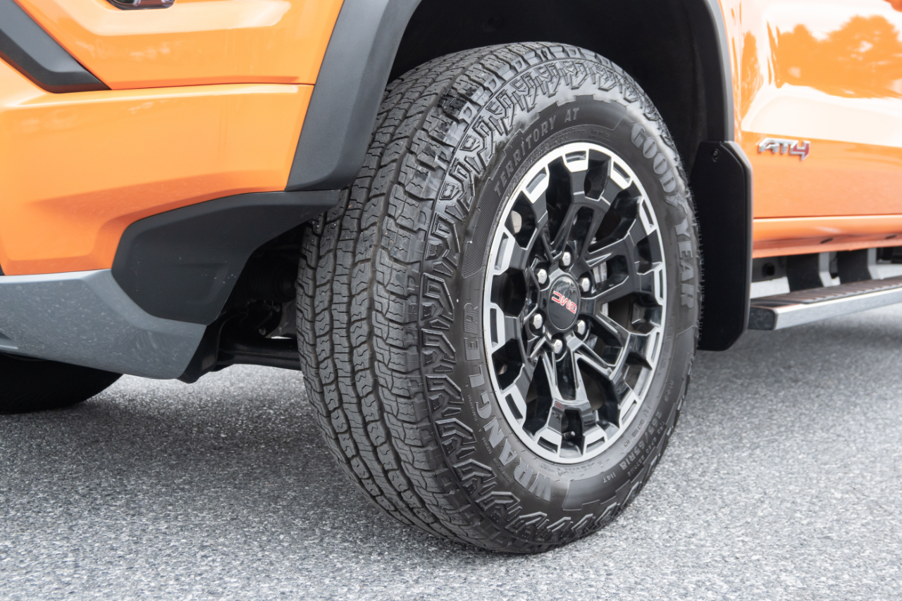 GMC Canyon 4WD Crew Cab AT4 2026