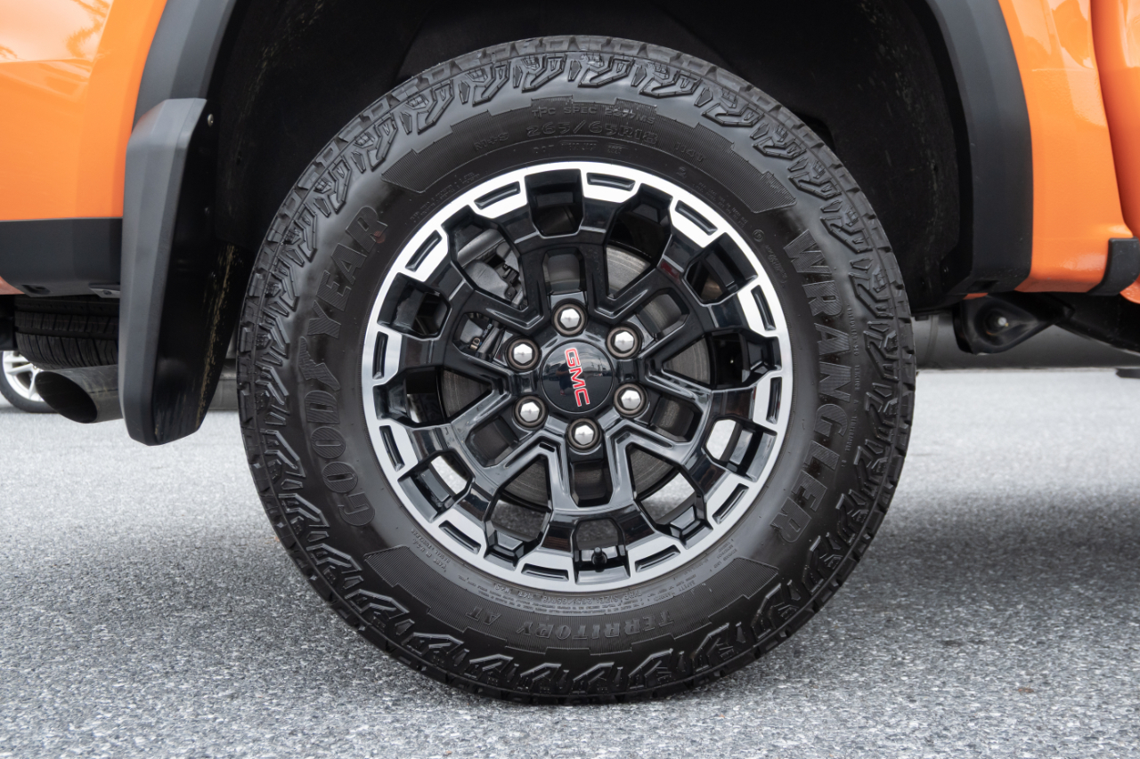 GMC Canyon 4WD Crew Cab AT4 2026