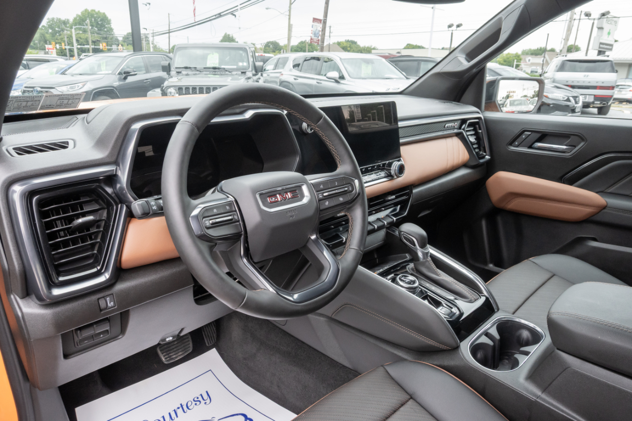 GMC Canyon 4WD Crew Cab AT4 2026