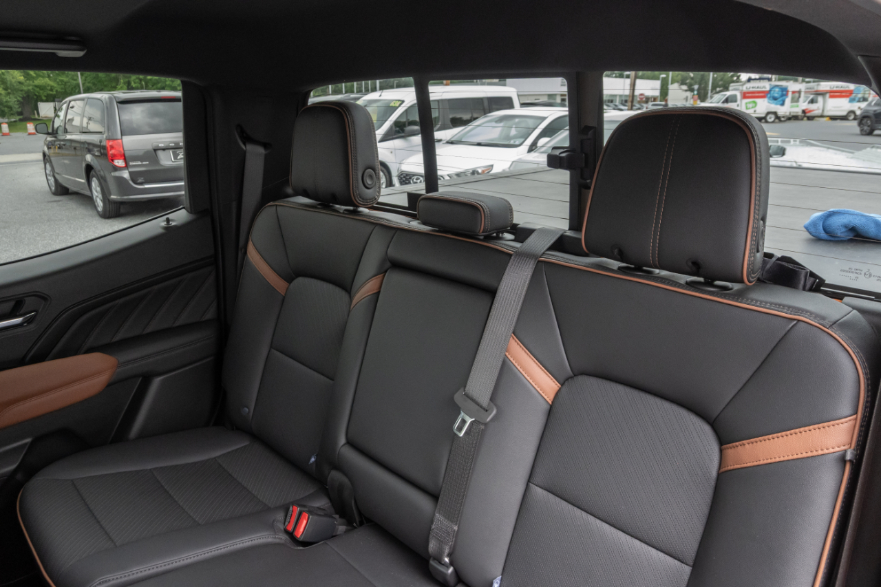 GMC Canyon 4WD Crew Cab AT4 2026