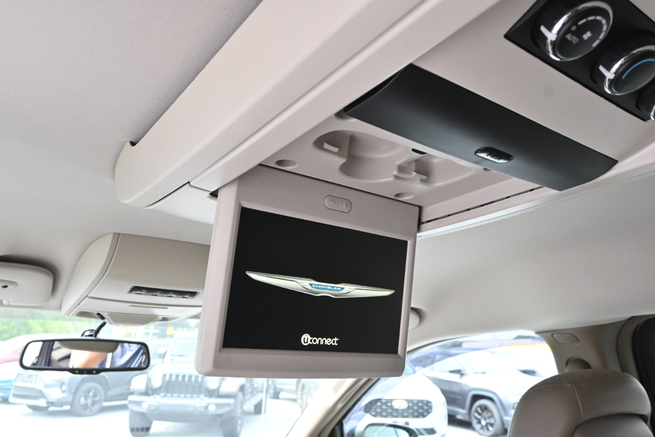 Chrysler Town & Country 4dr Wgn Touring 2014