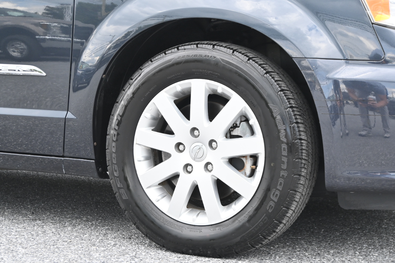 Chrysler Town & Country 4dr Wgn Touring 2014