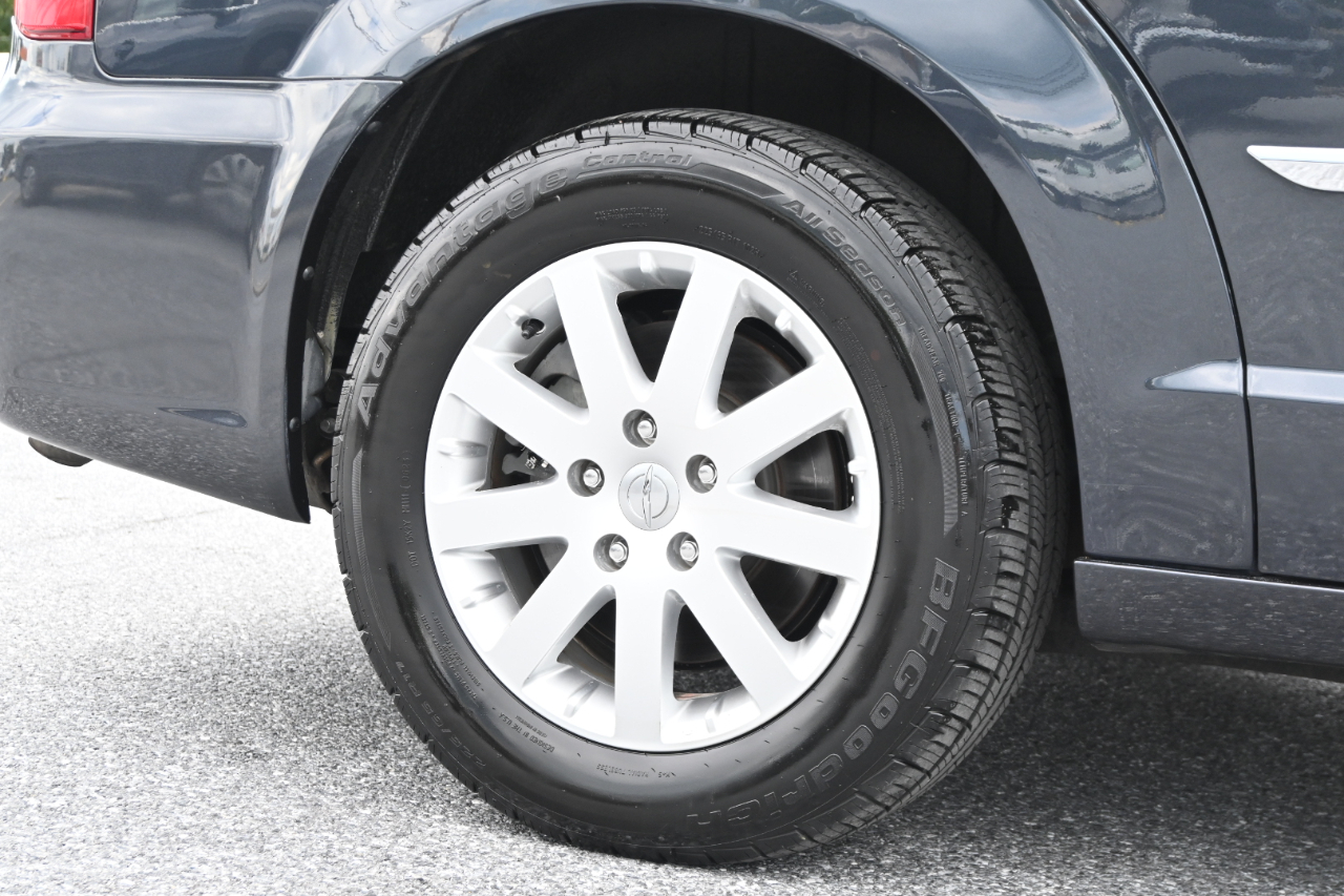 Chrysler Town & Country 4dr Wgn Touring 2014