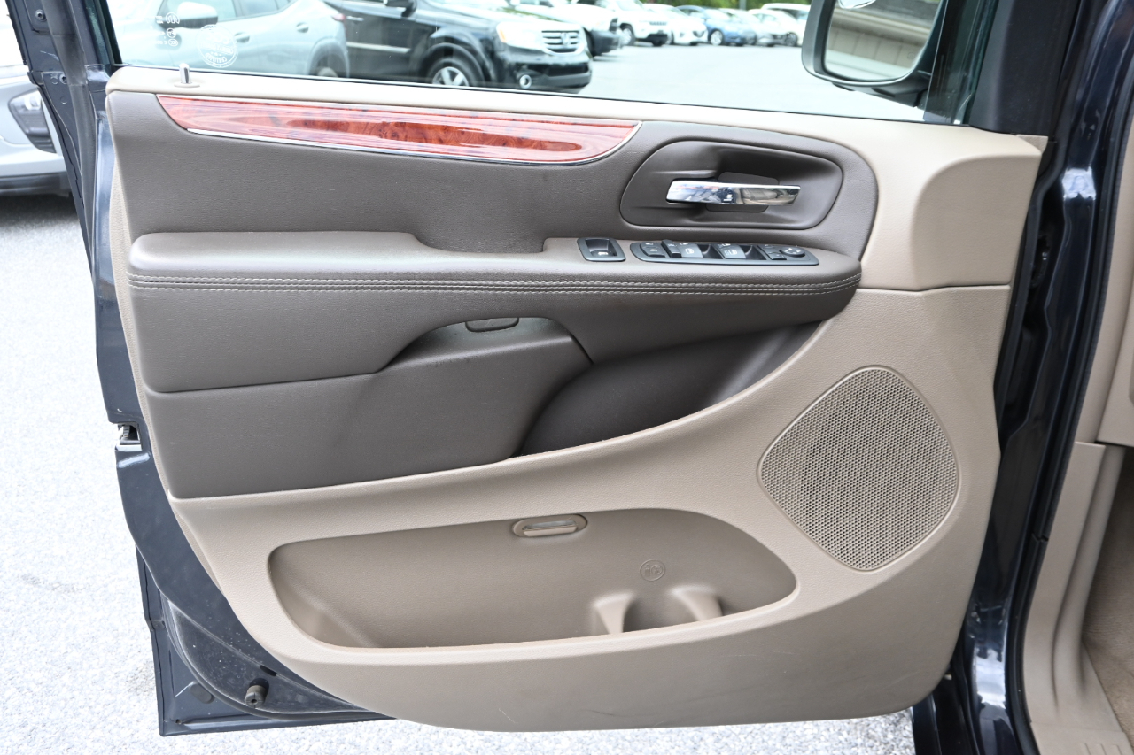 Chrysler Town & Country 4dr Wgn Touring 2014