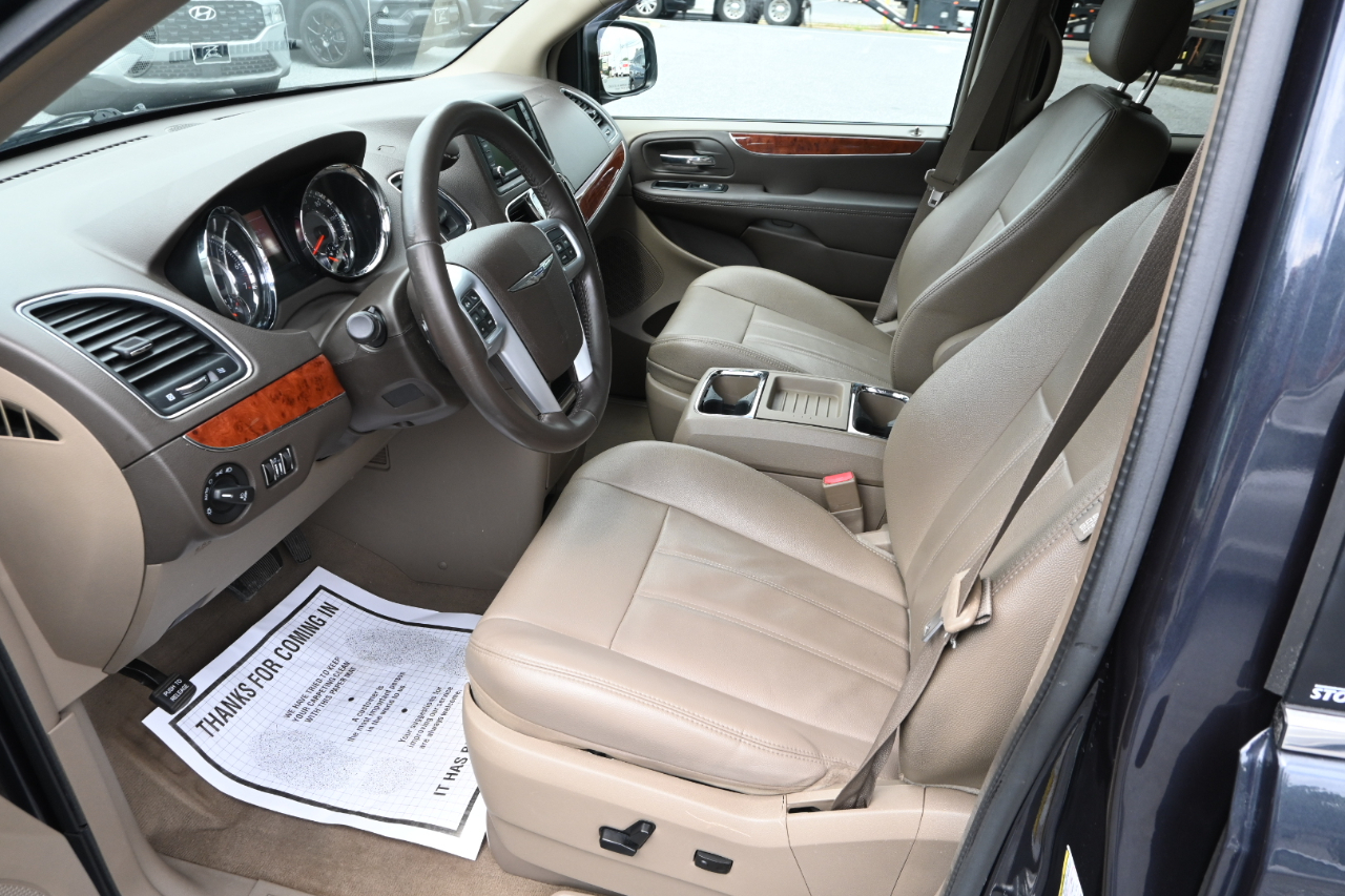Chrysler Town & Country 4dr Wgn Touring 2014