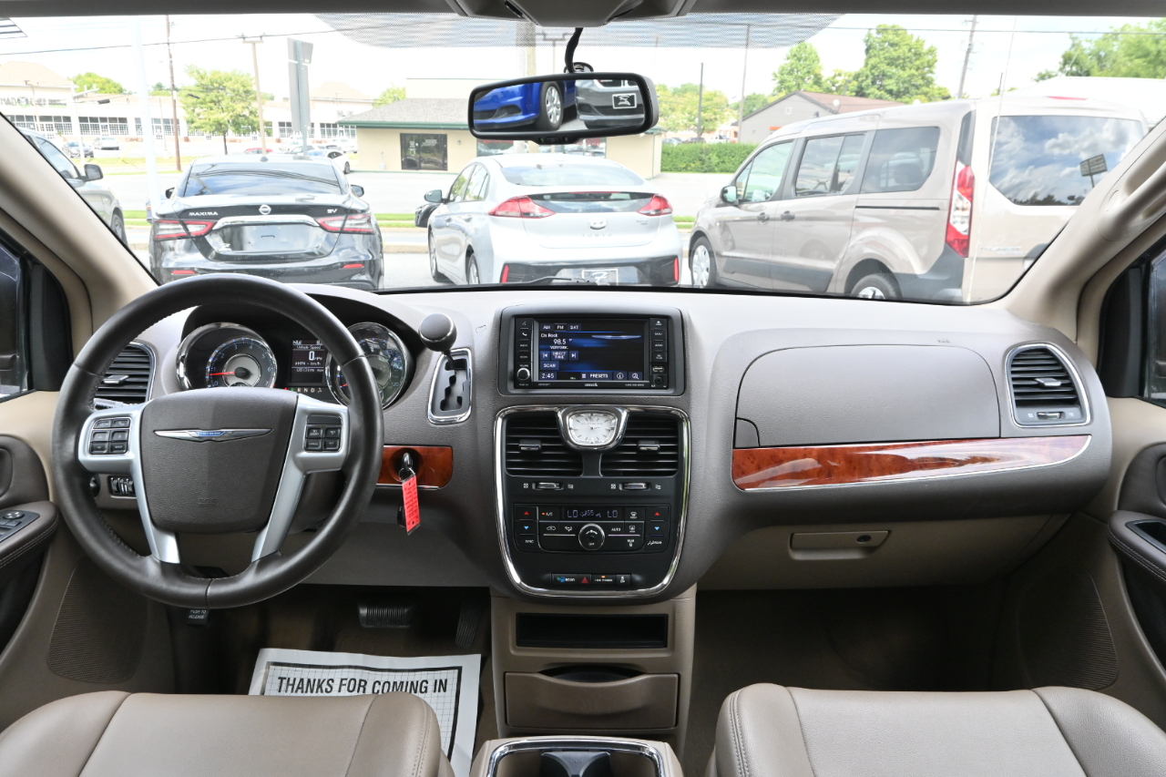 Chrysler Town & Country 4dr Wgn Touring 2014