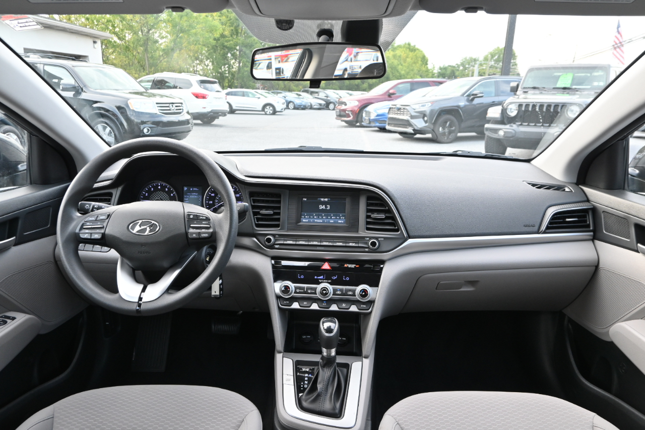 Hyundai Elantra SE IVT 2020