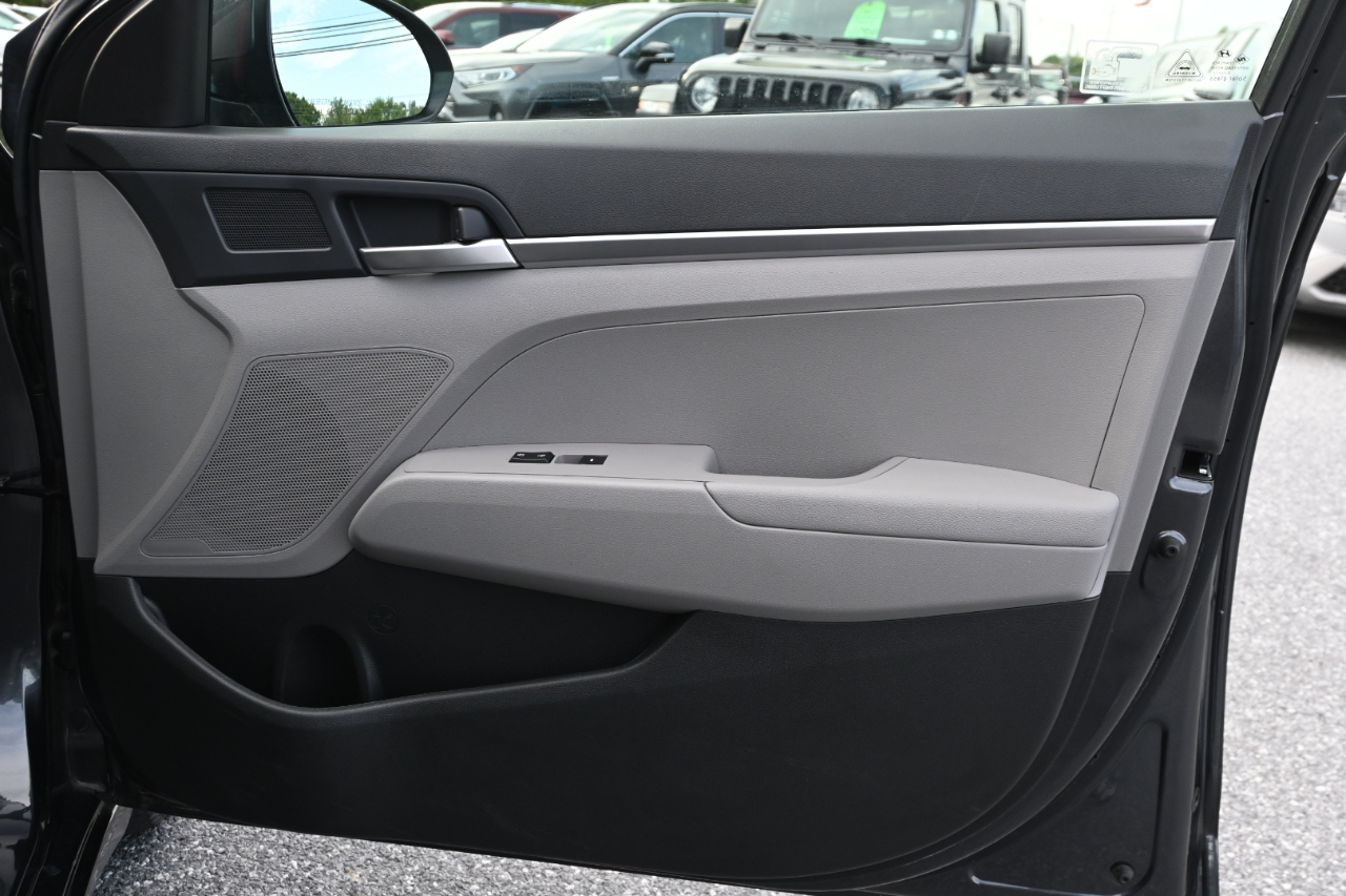 Hyundai Elantra SE IVT 2020