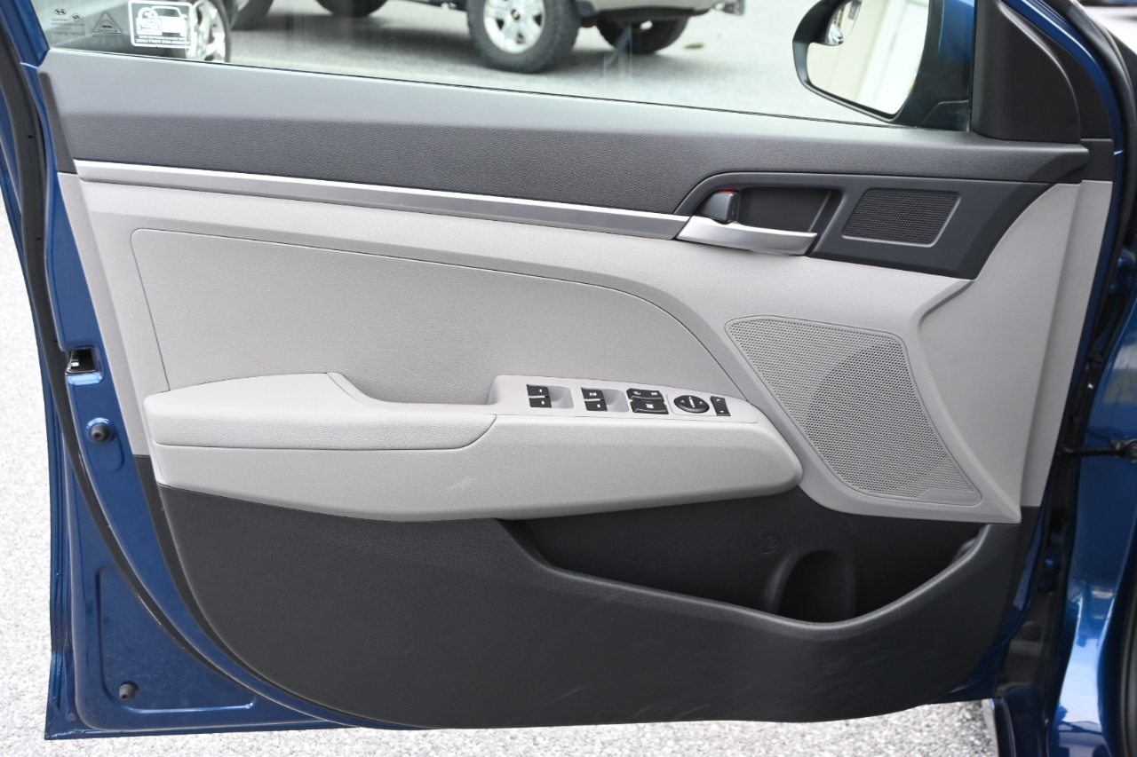 Hyundai Elantra SE IVT 2020