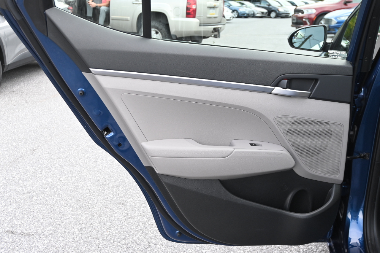 Hyundai Elantra SE IVT 2020