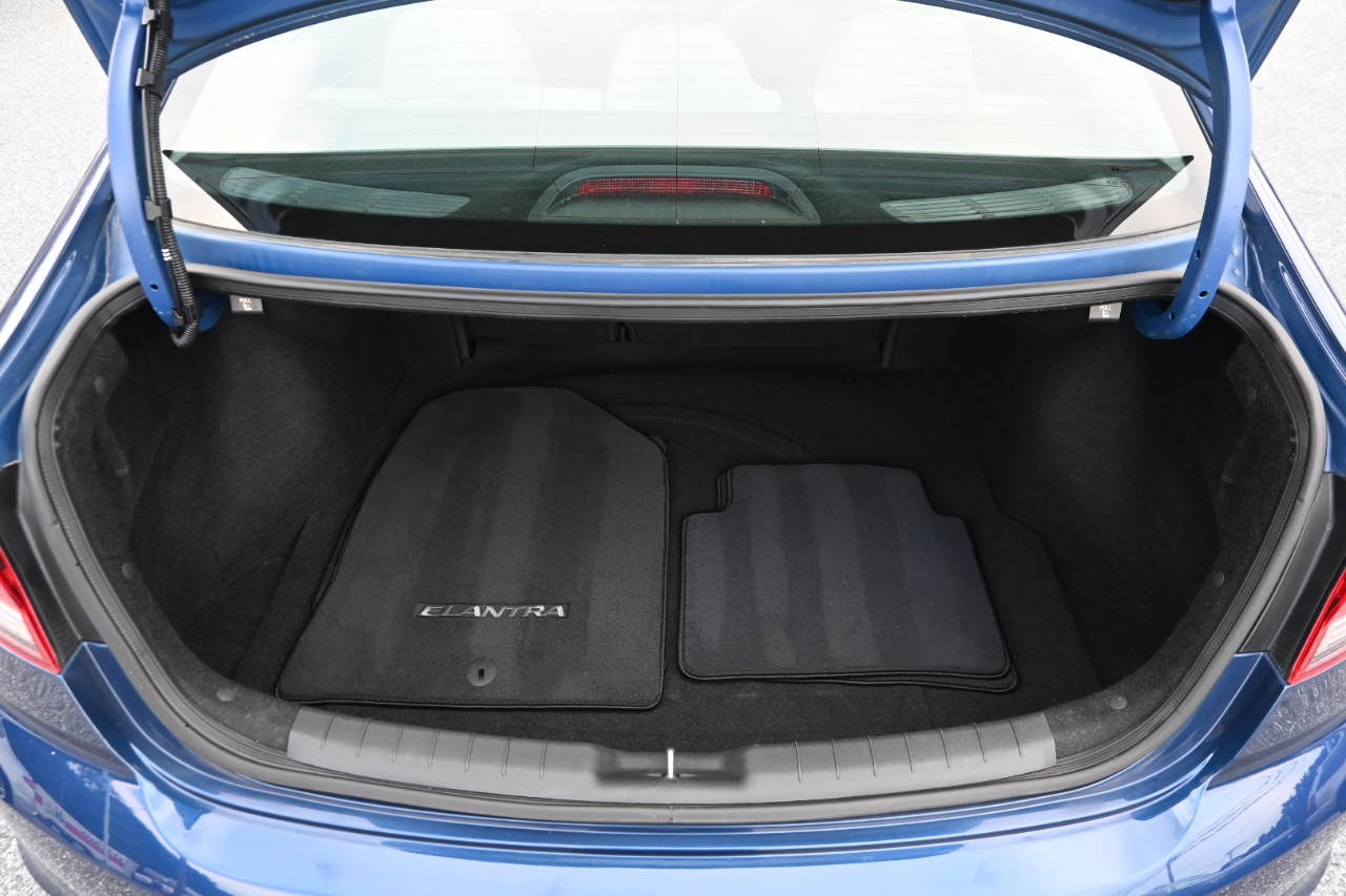 Hyundai Elantra SE IVT 2020