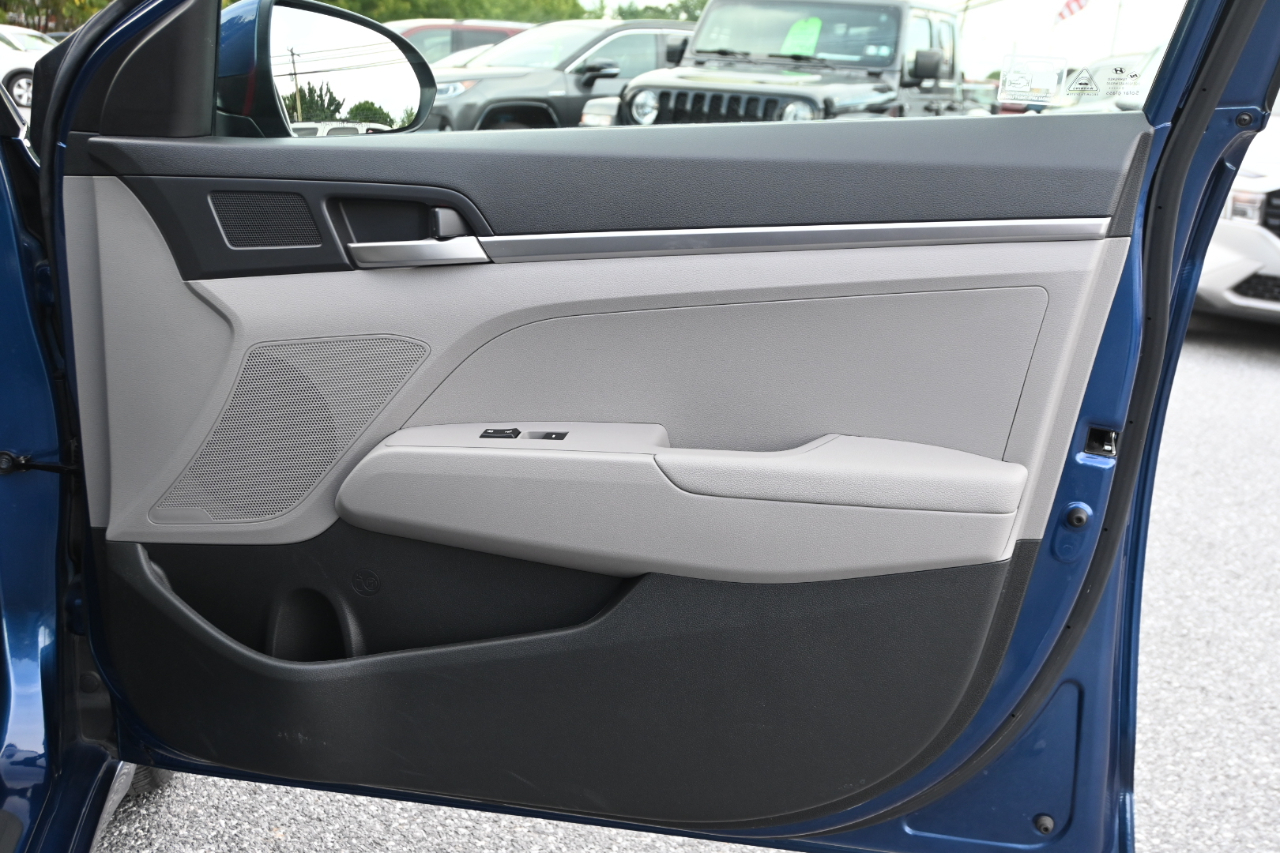 Hyundai Elantra SE IVT 2020