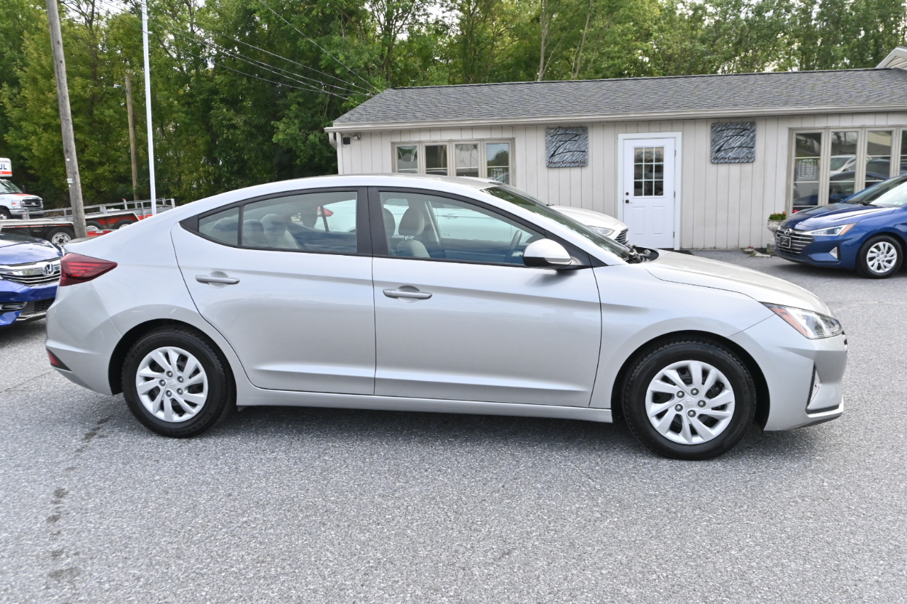 Hyundai Elantra SE 2020