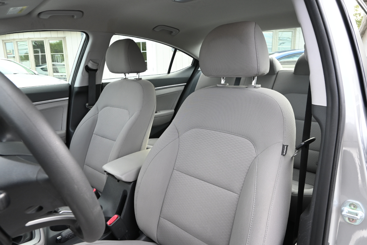 Hyundai Elantra SE 2020