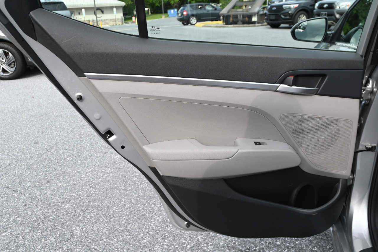 Hyundai Elantra SE 2020