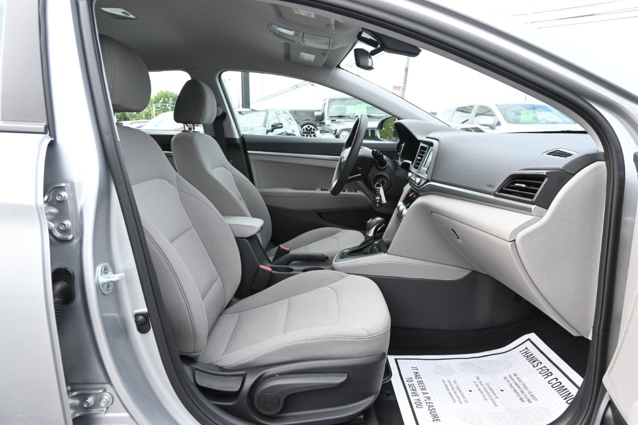 Hyundai Elantra SE 2020