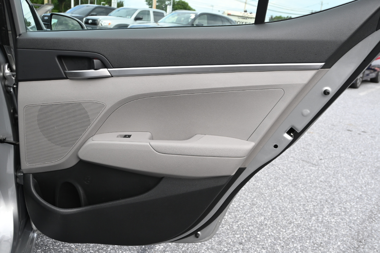 Hyundai Elantra SE 2020