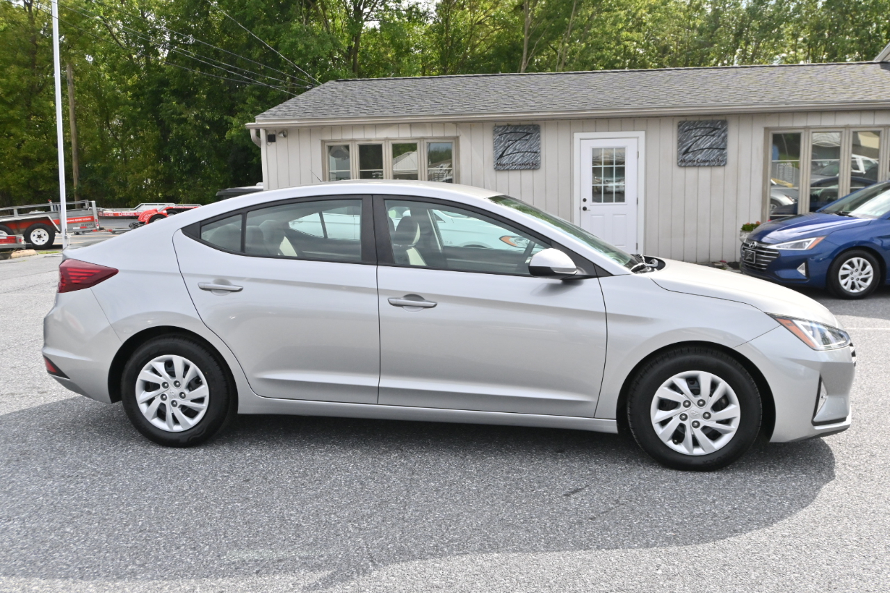 Hyundai Elantra SE 2020