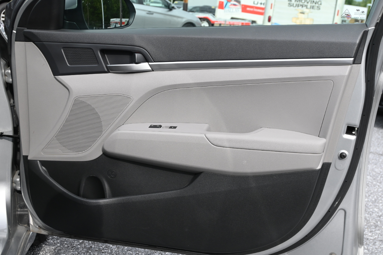 Hyundai Elantra SE 2020