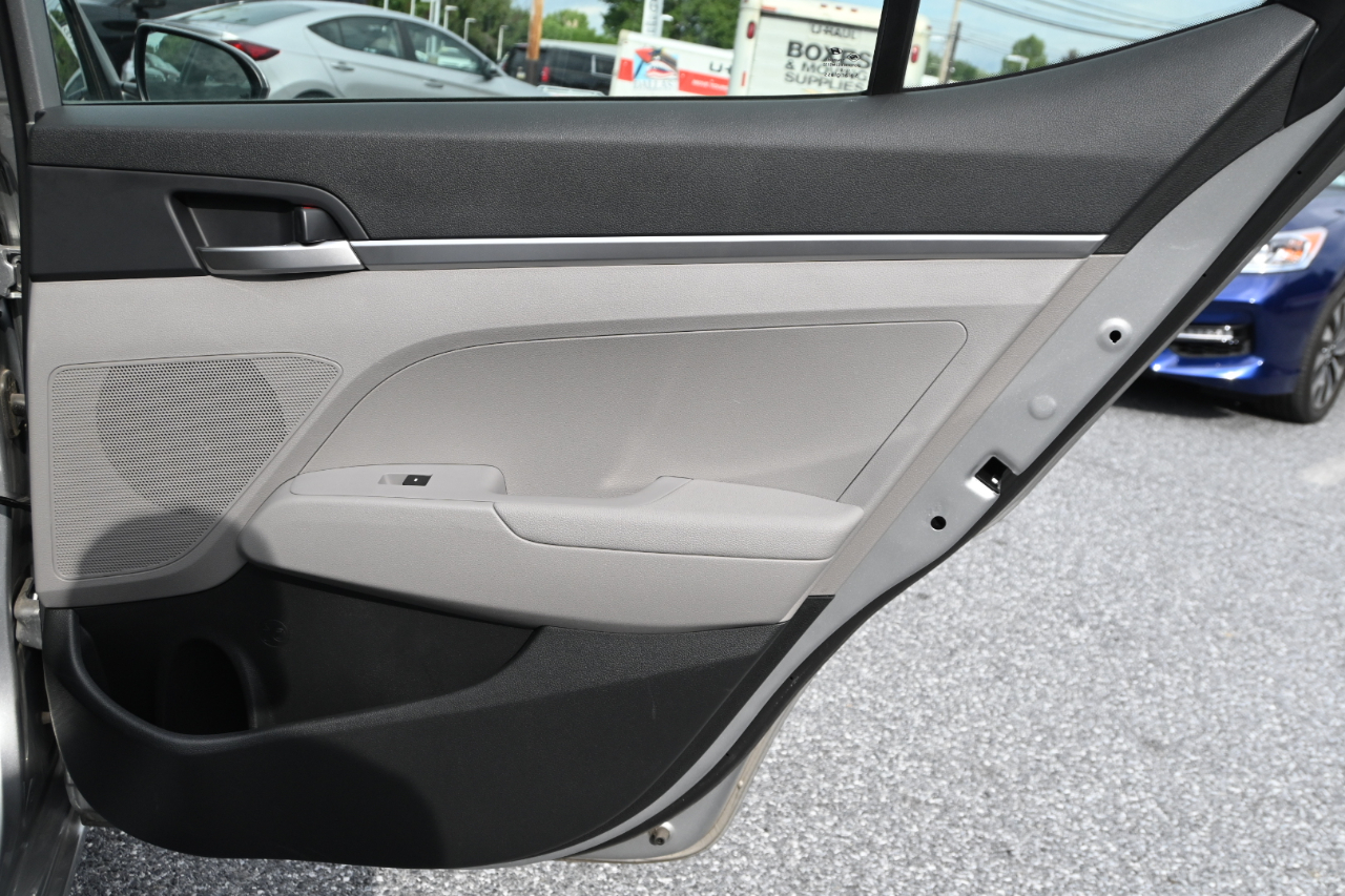 Hyundai Elantra SE 2020