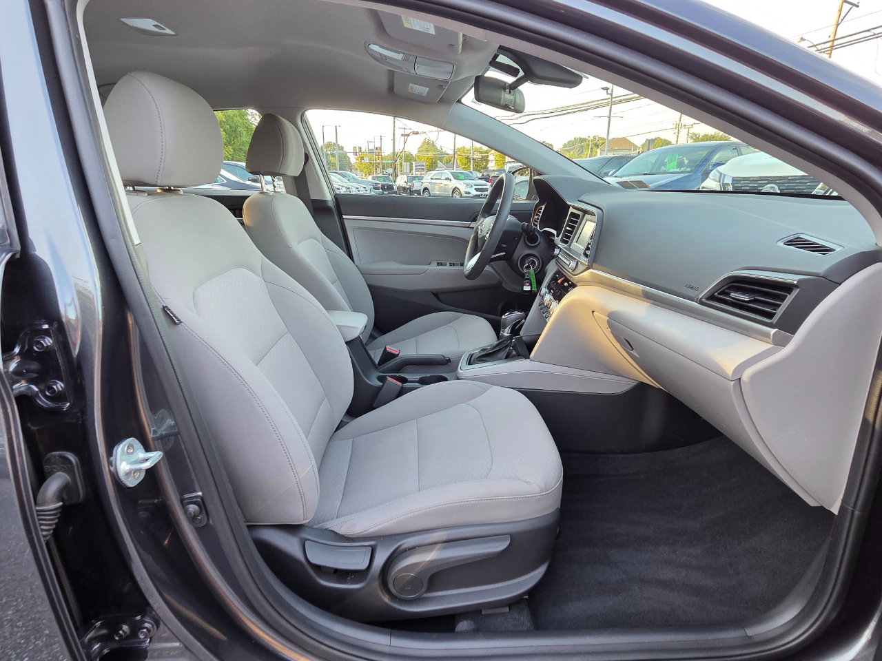 Hyundai Elantra SE 2020