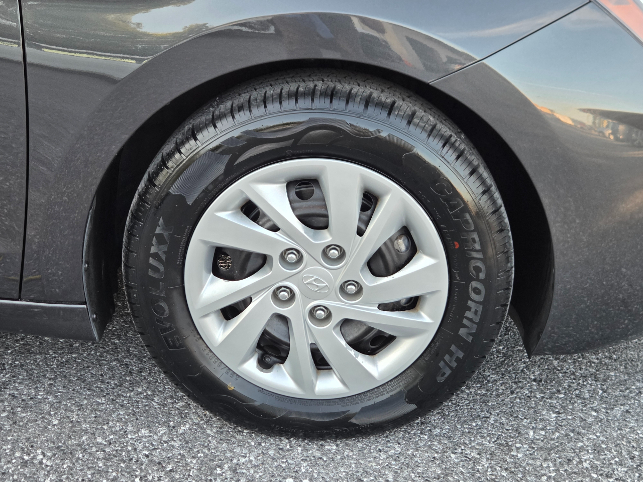 Hyundai Elantra SE 2020
