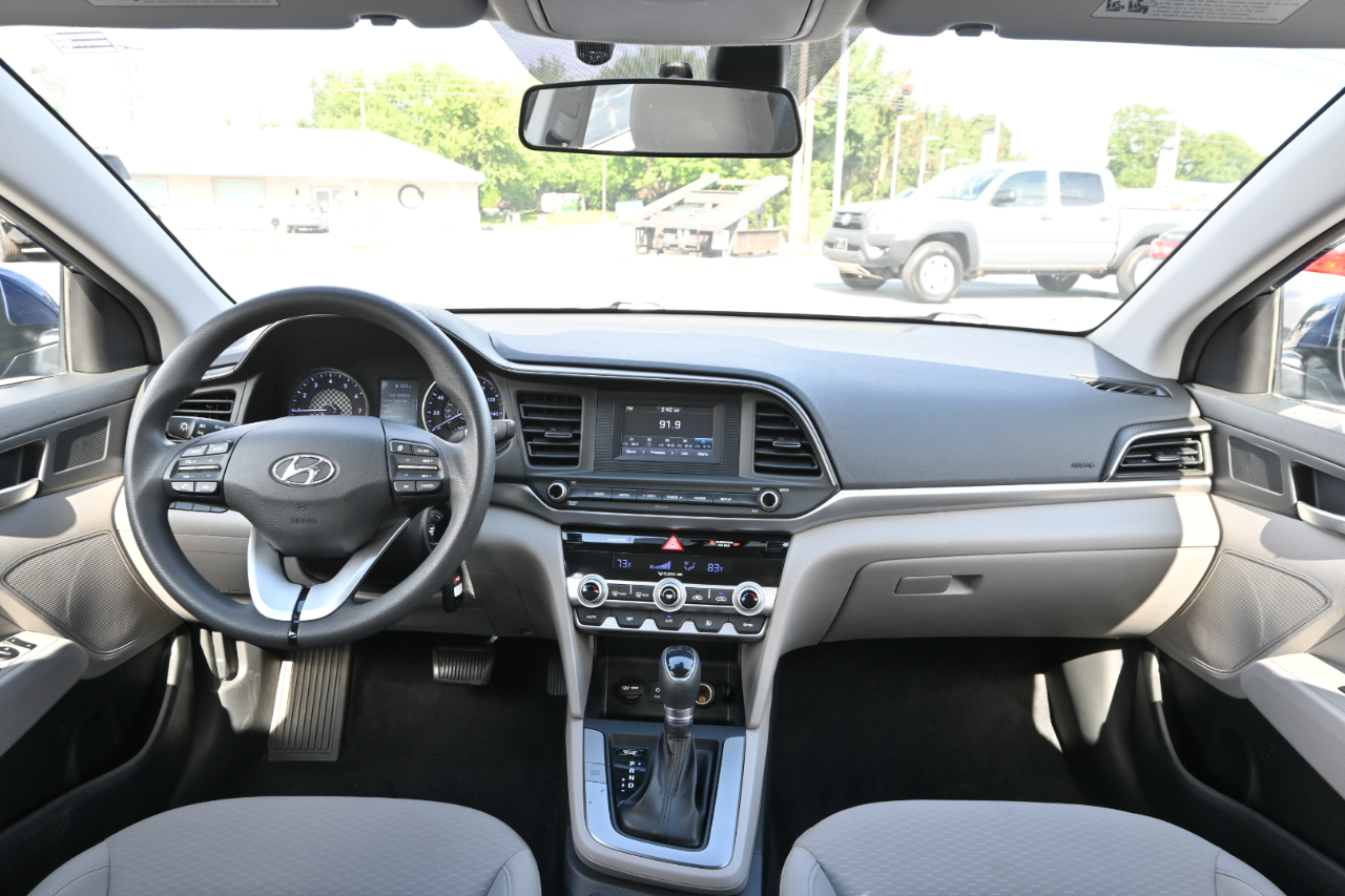 Hyundai Elantra SE 2020