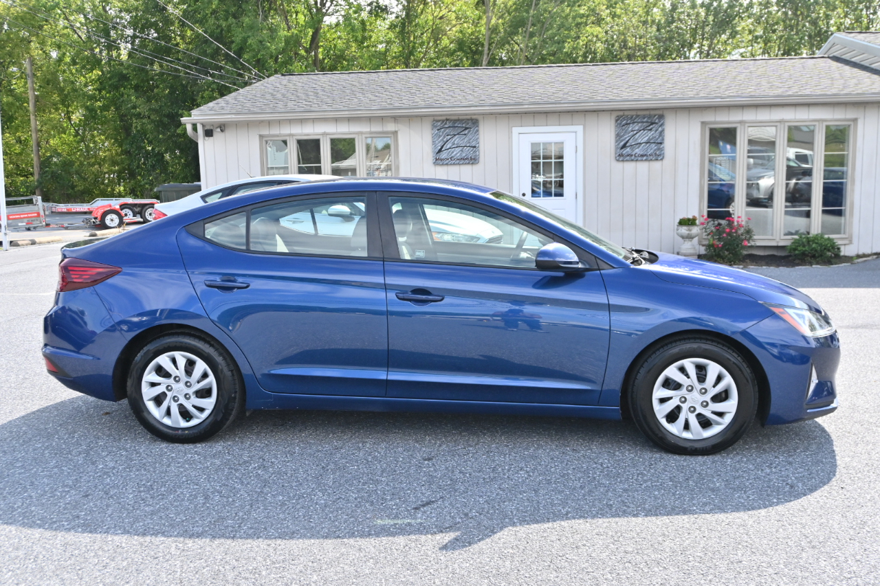 Hyundai Elantra SE 2020