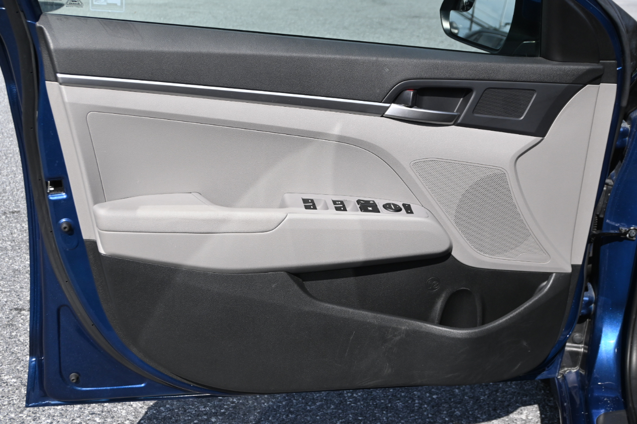 Hyundai Elantra SE 2020