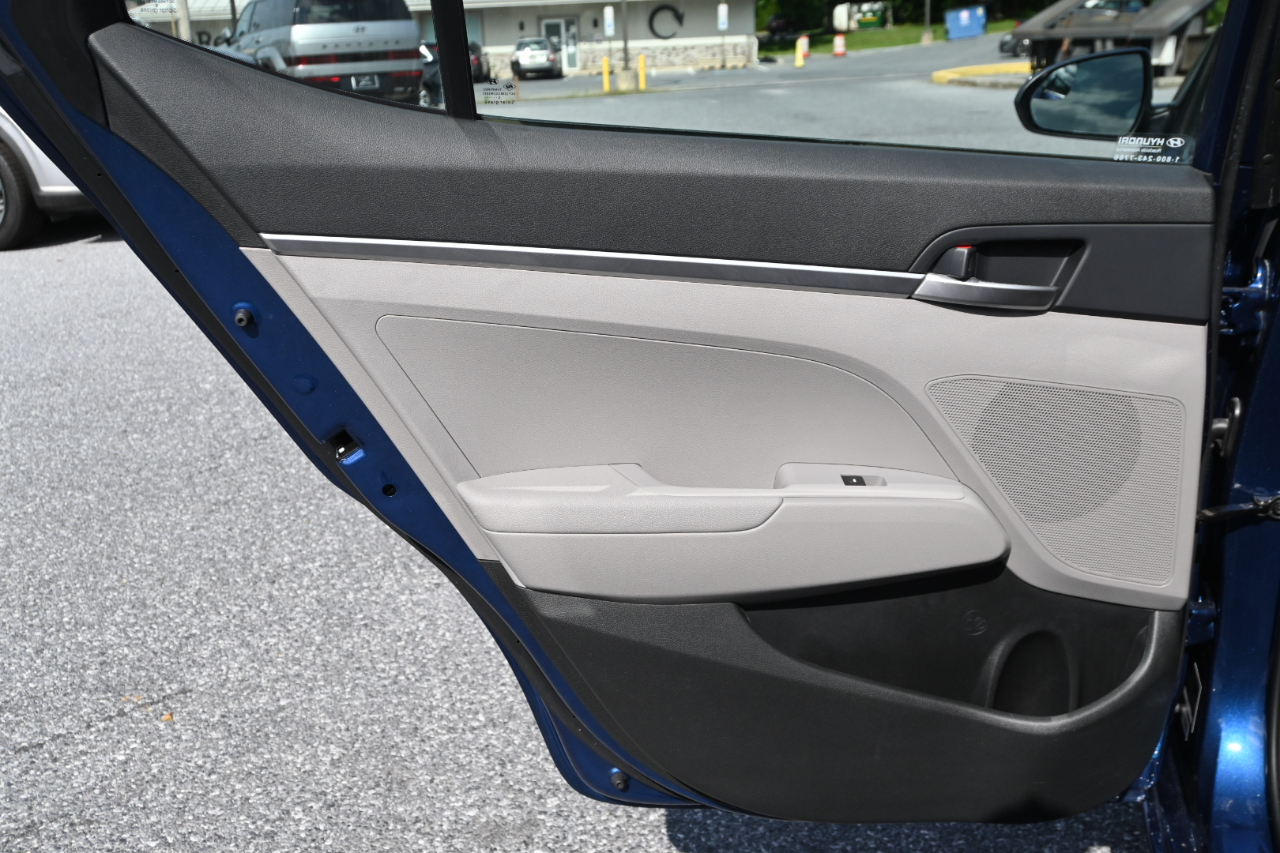 Hyundai Elantra SE 2020