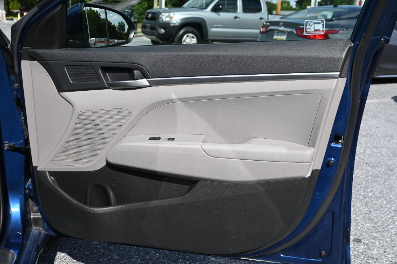 Hyundai Elantra SE 2020