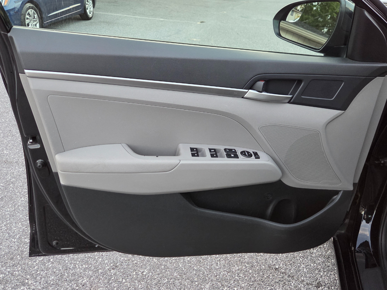 Hyundai Elantra SE 2020
