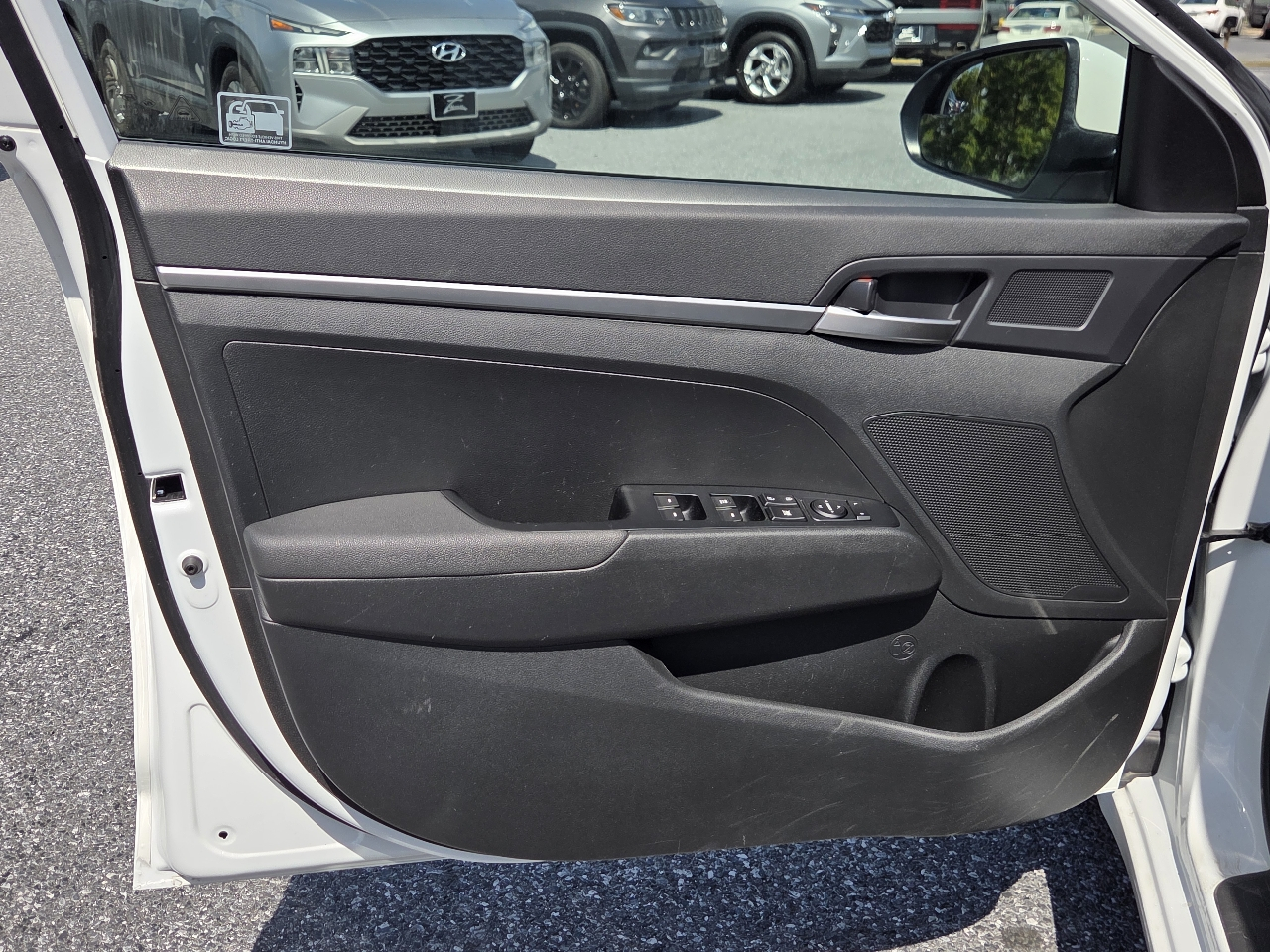 Hyundai Elantra SE 2020