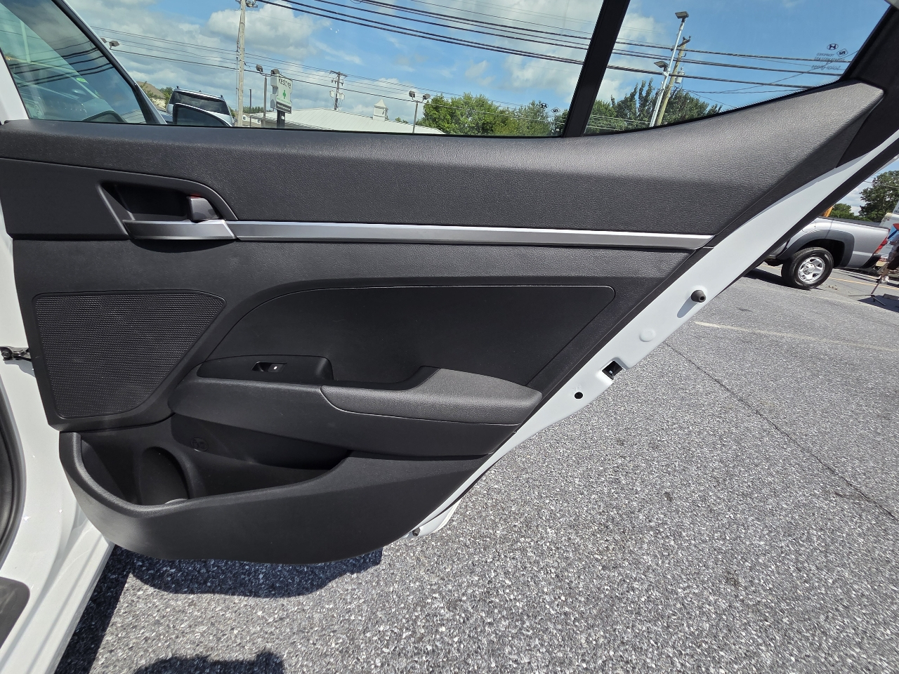 Hyundai Elantra SE 2020