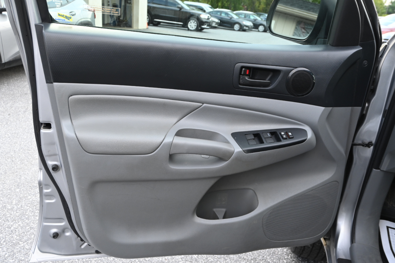 Toyota Tacoma 4WD Double Cab V6 AT (Natl) 2014