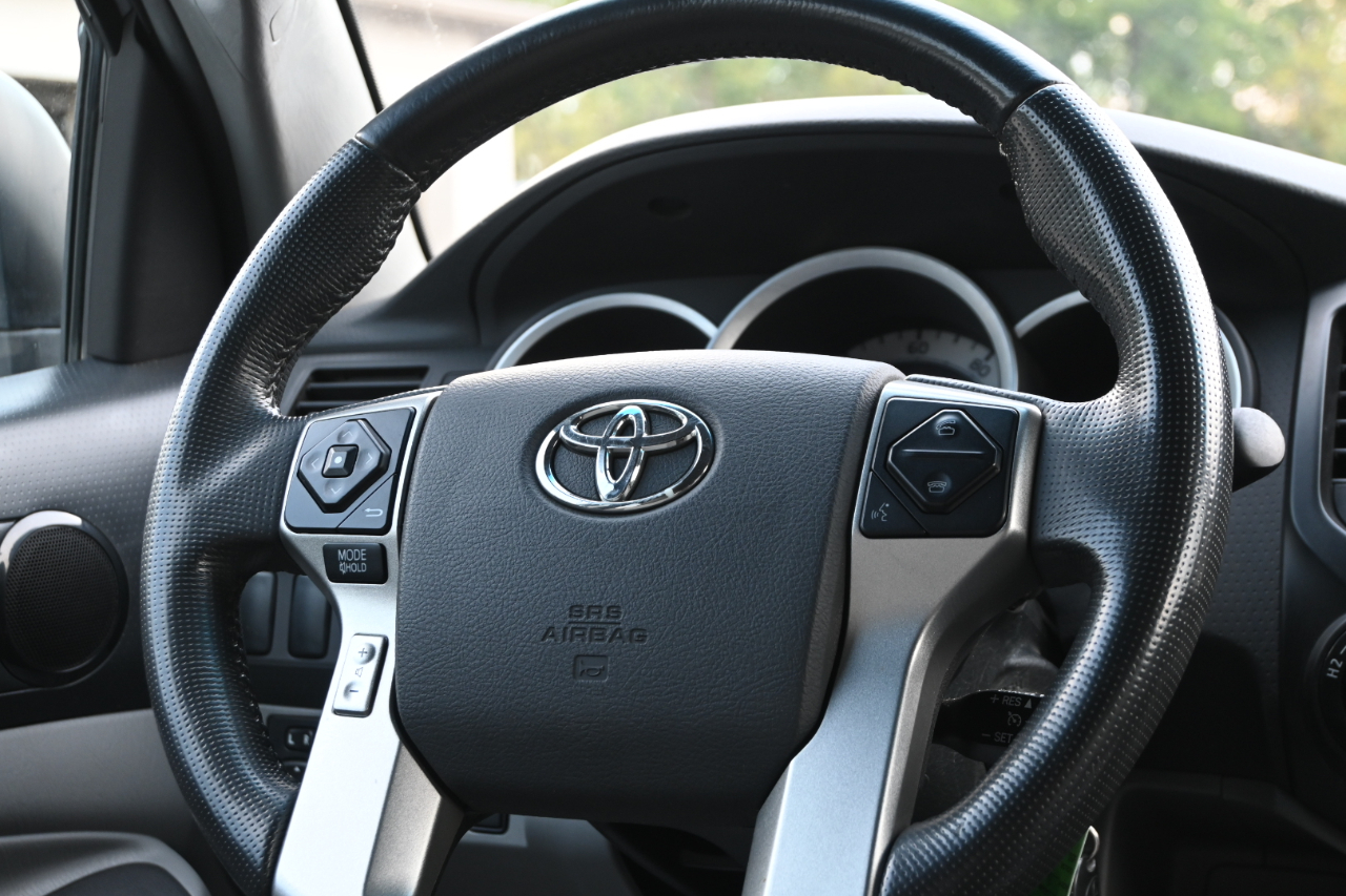 Toyota Tacoma 4WD Double Cab V6 AT (Natl) 2014