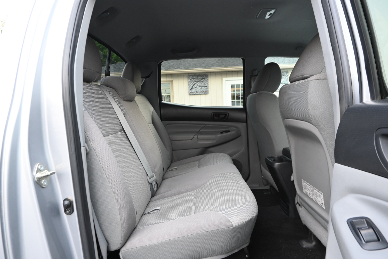 Toyota Tacoma 4WD Double Cab V6 AT (Natl) 2014