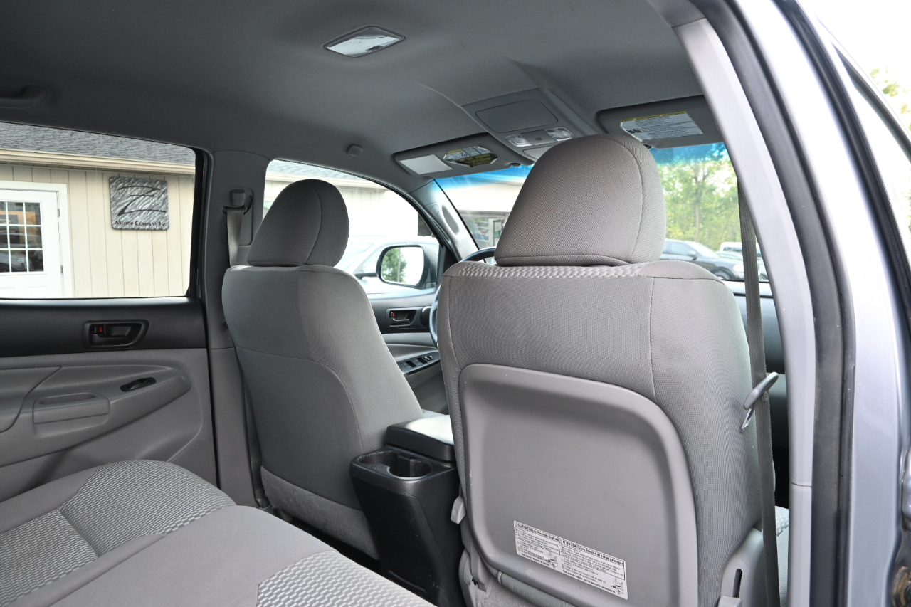 Toyota Tacoma 4WD Double Cab V6 AT (Natl) 2014