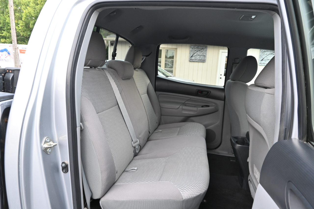 Toyota Tacoma 4WD Double Cab V6 AT (Natl) 2014