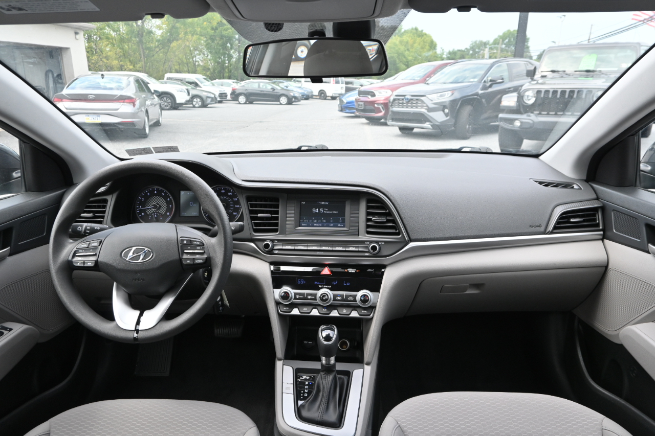 Hyundai Elantra SE IVT 2020