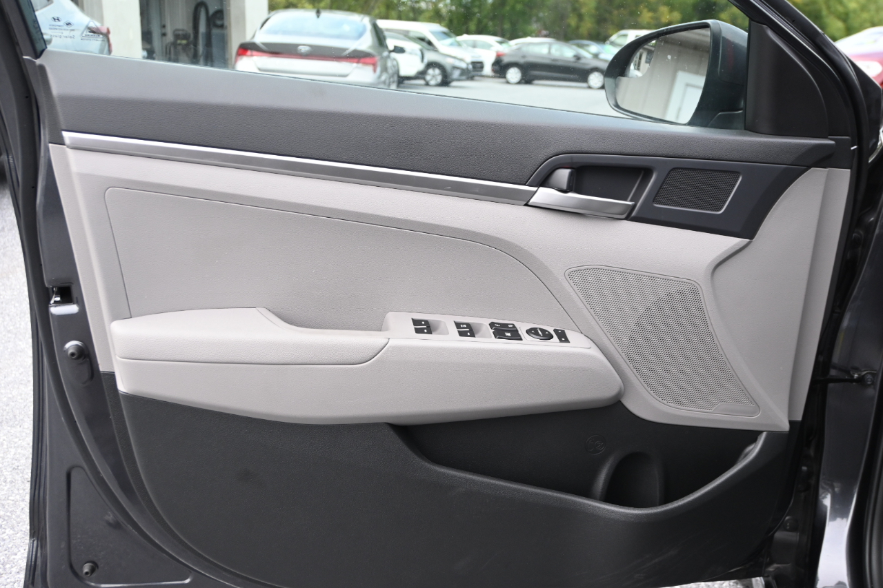 Hyundai Elantra SE IVT 2020