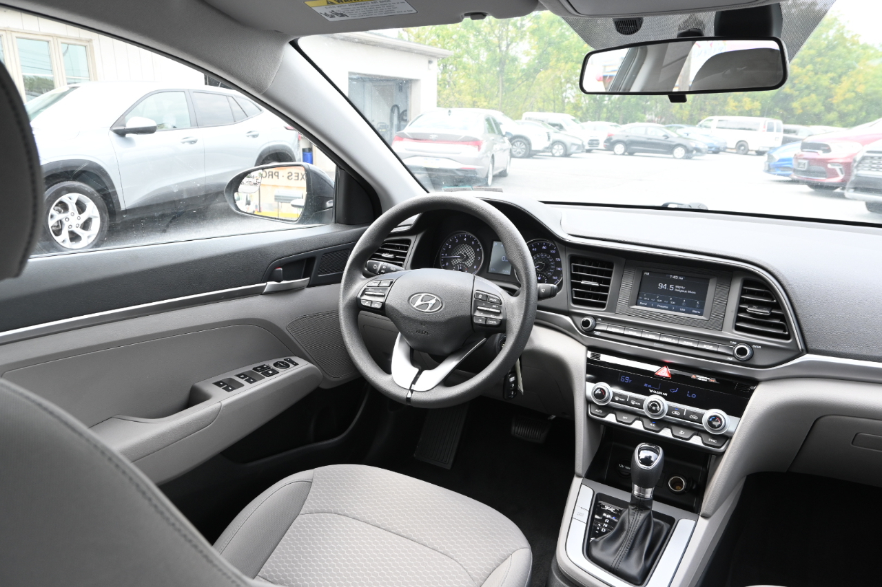Hyundai Elantra SE IVT 2020