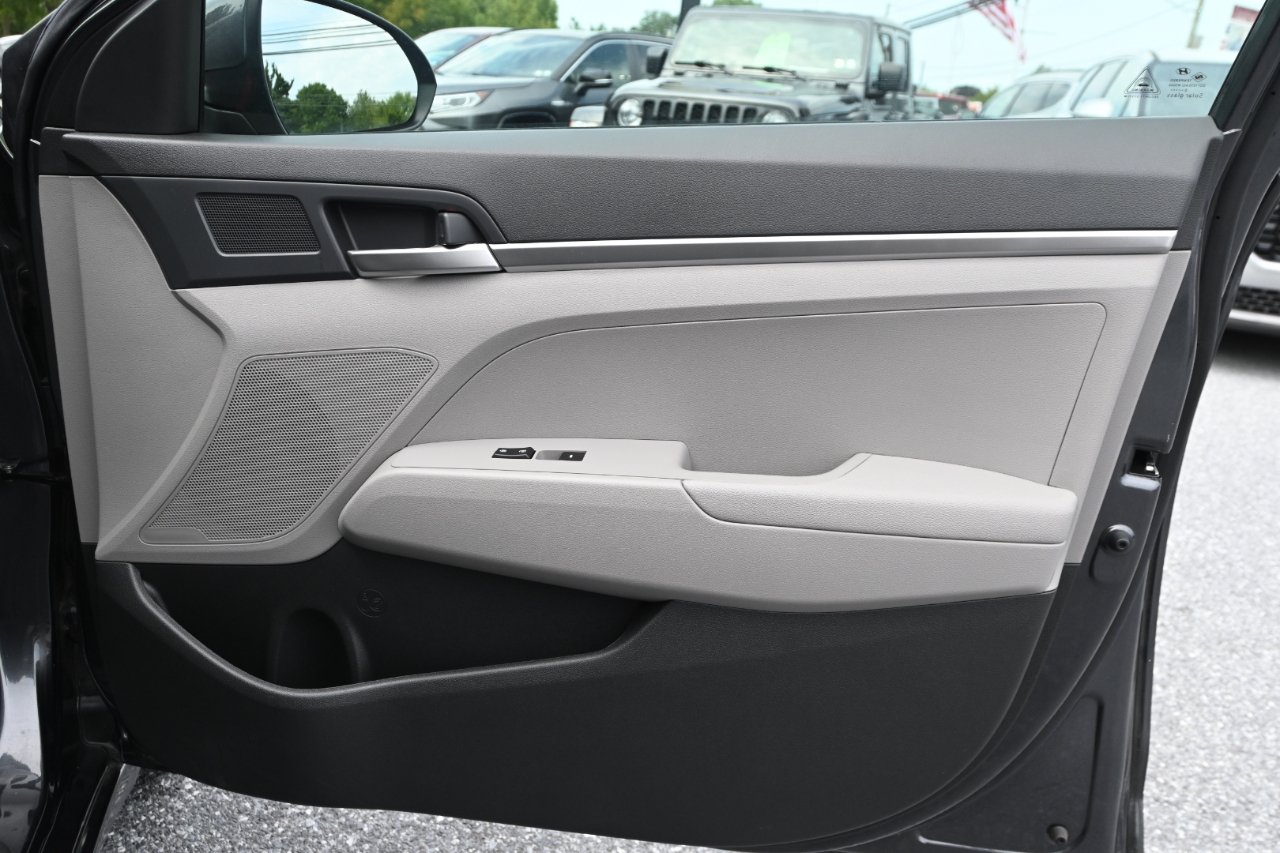 Hyundai Elantra SE IVT 2020
