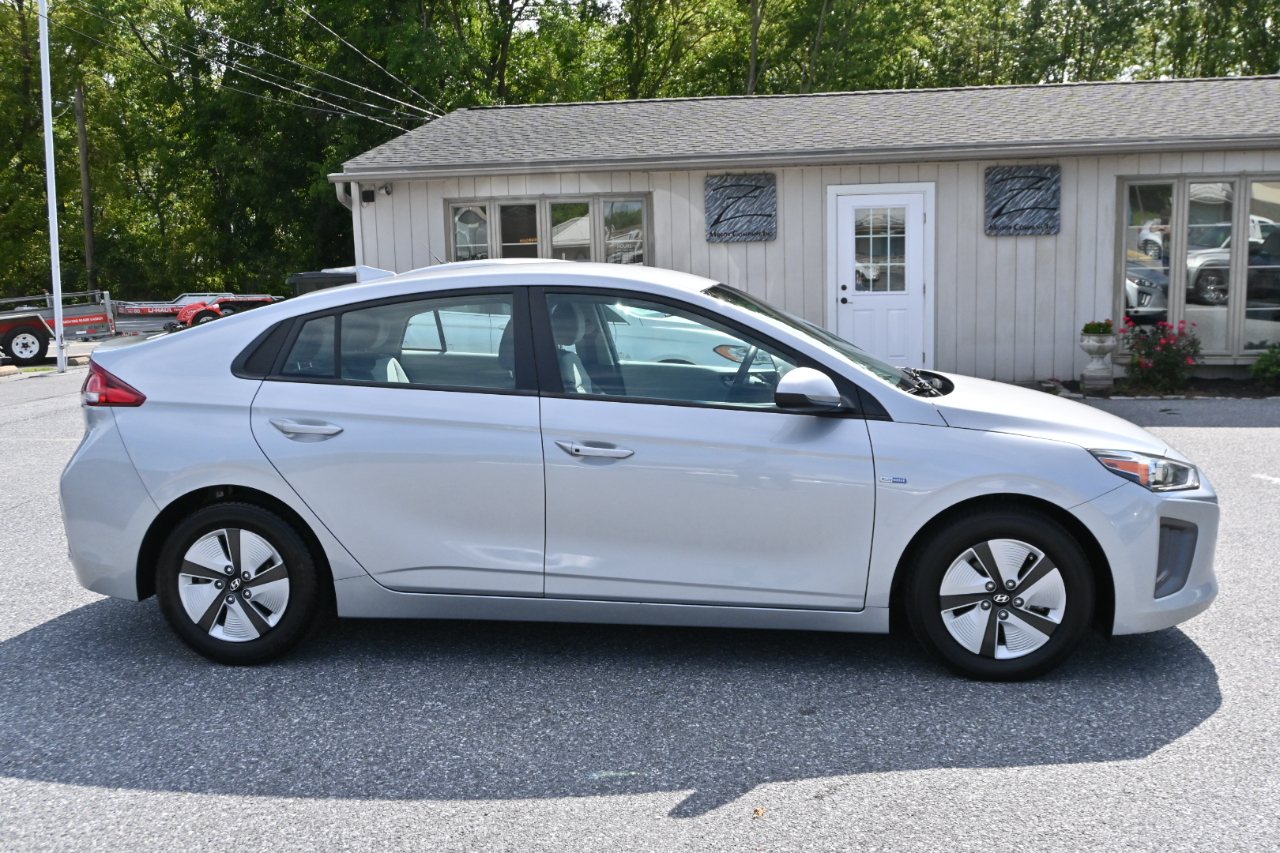 Hyundai Ioniq Hybrid Blue Hatchback 2020