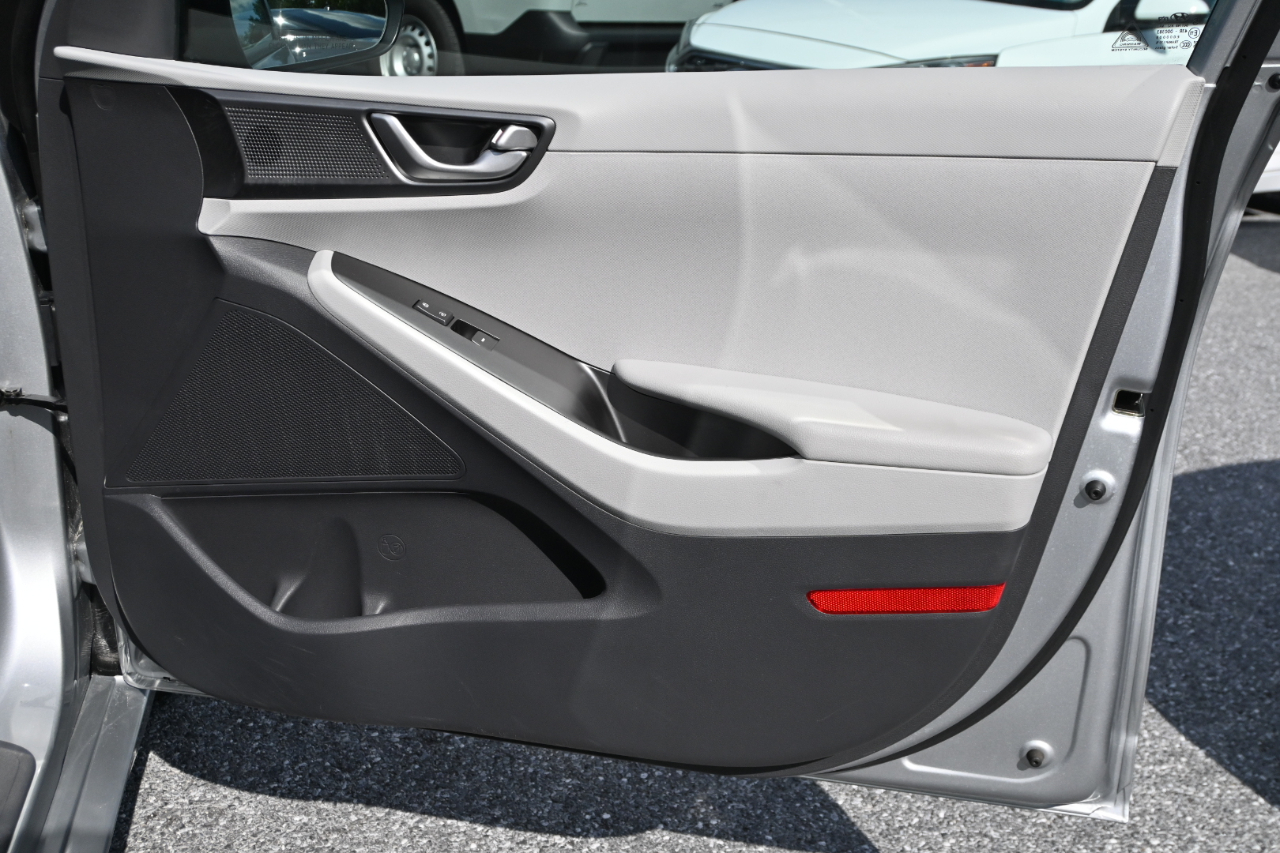 Hyundai Ioniq Hybrid Blue Hatchback 2020