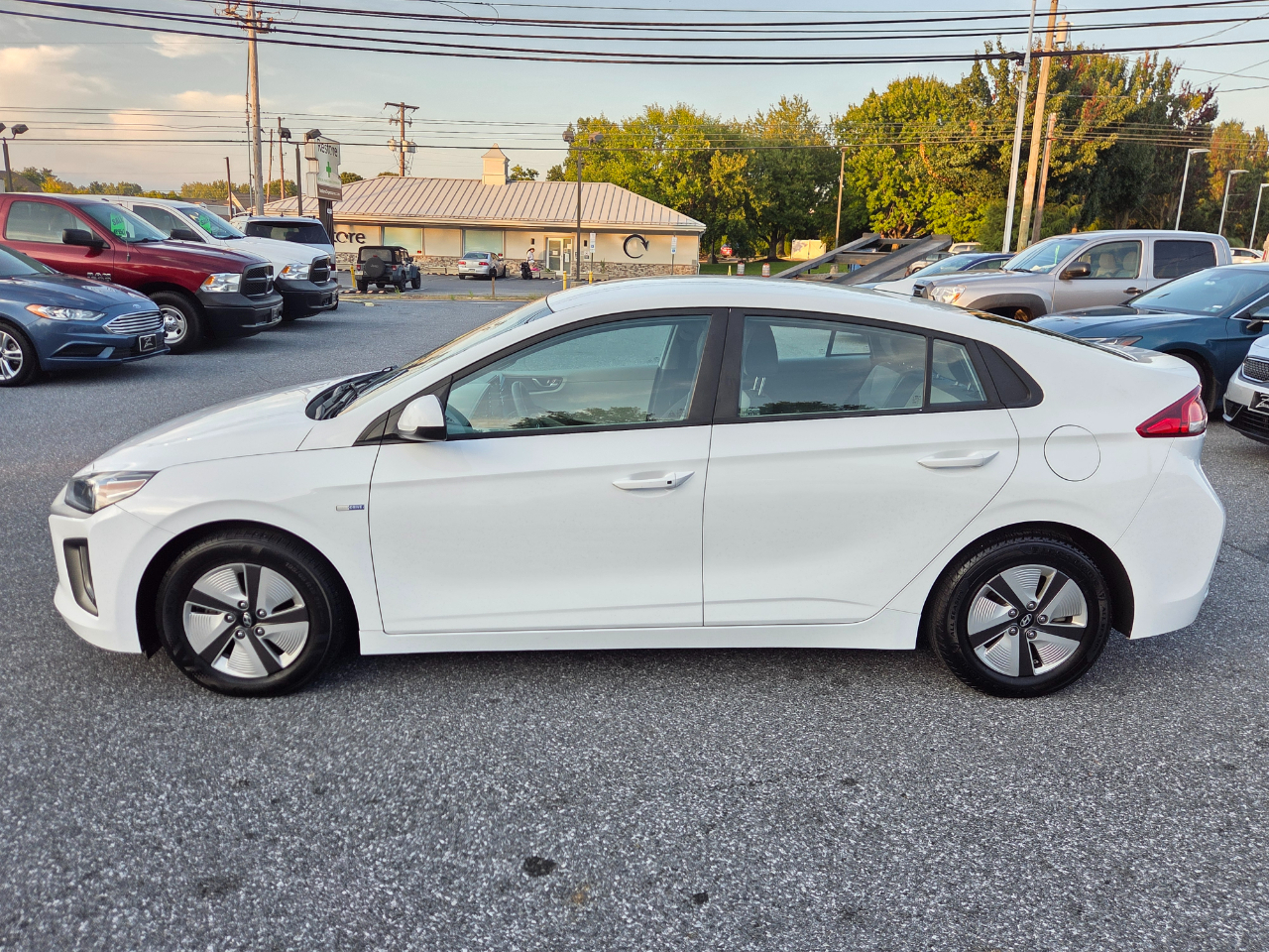 Hyundai Ioniq Hybrid Blue Hatchback 2020