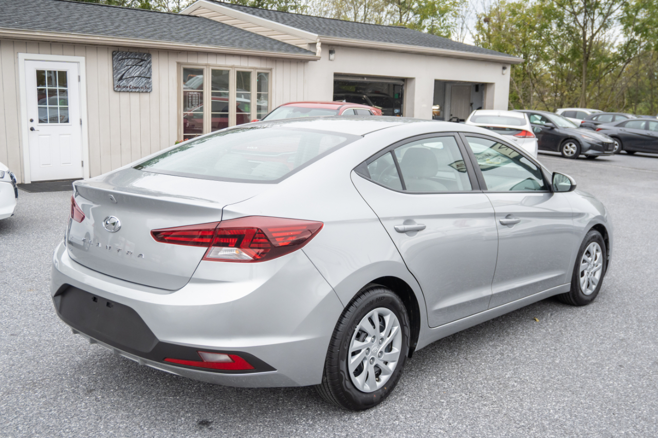 Hyundai Elantra SE 2020