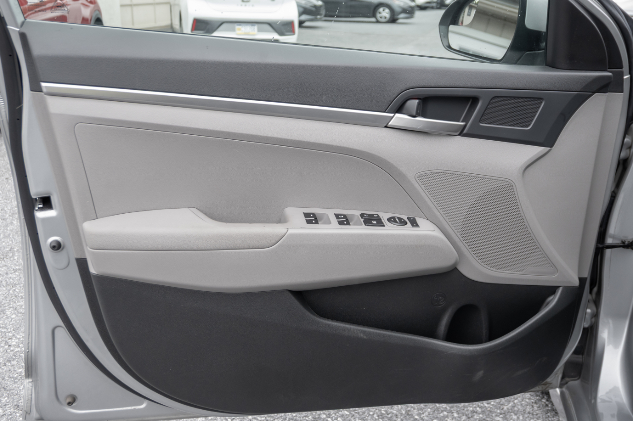 Hyundai Elantra SE 2020
