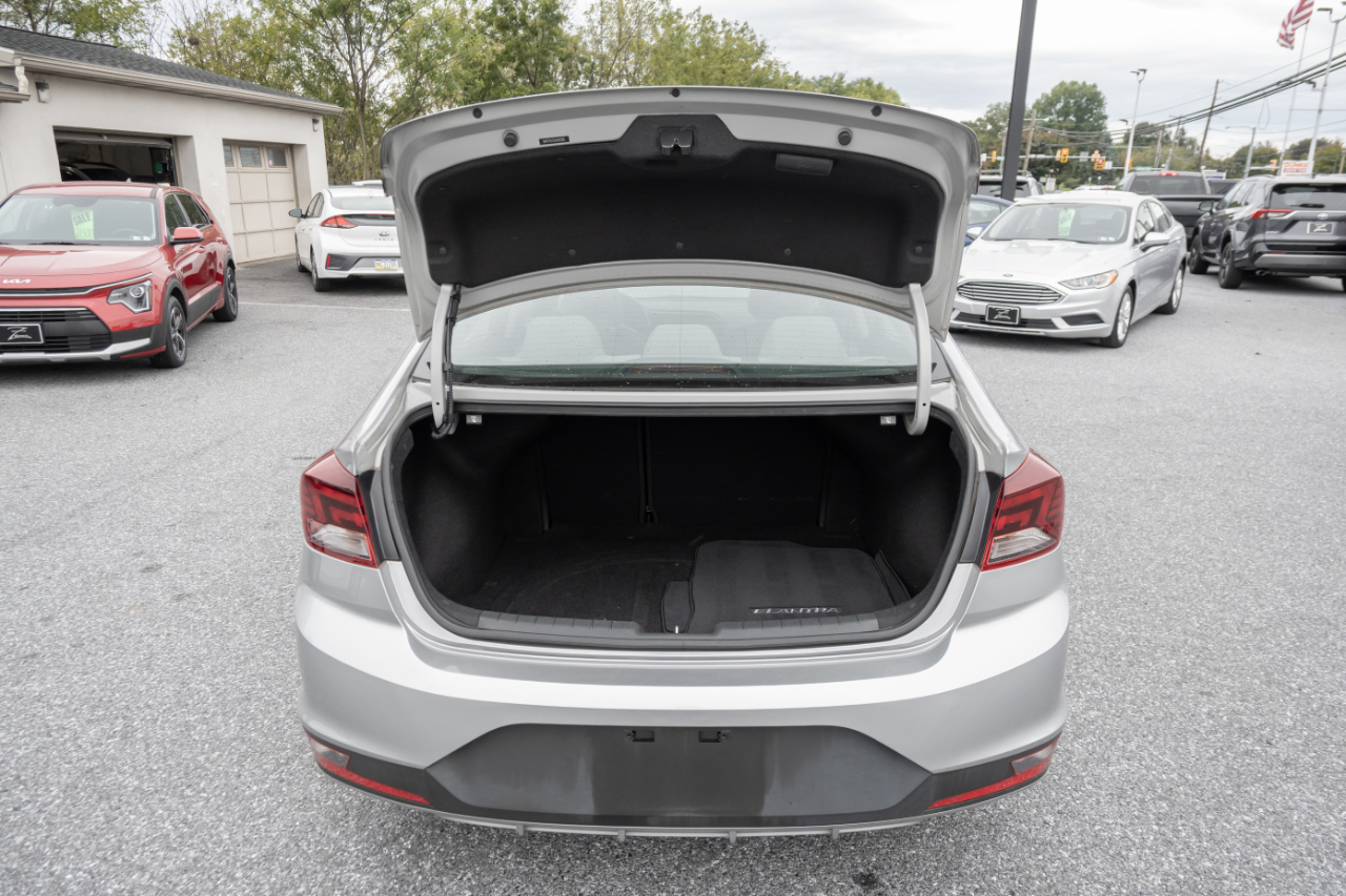 Hyundai Elantra SE 2020
