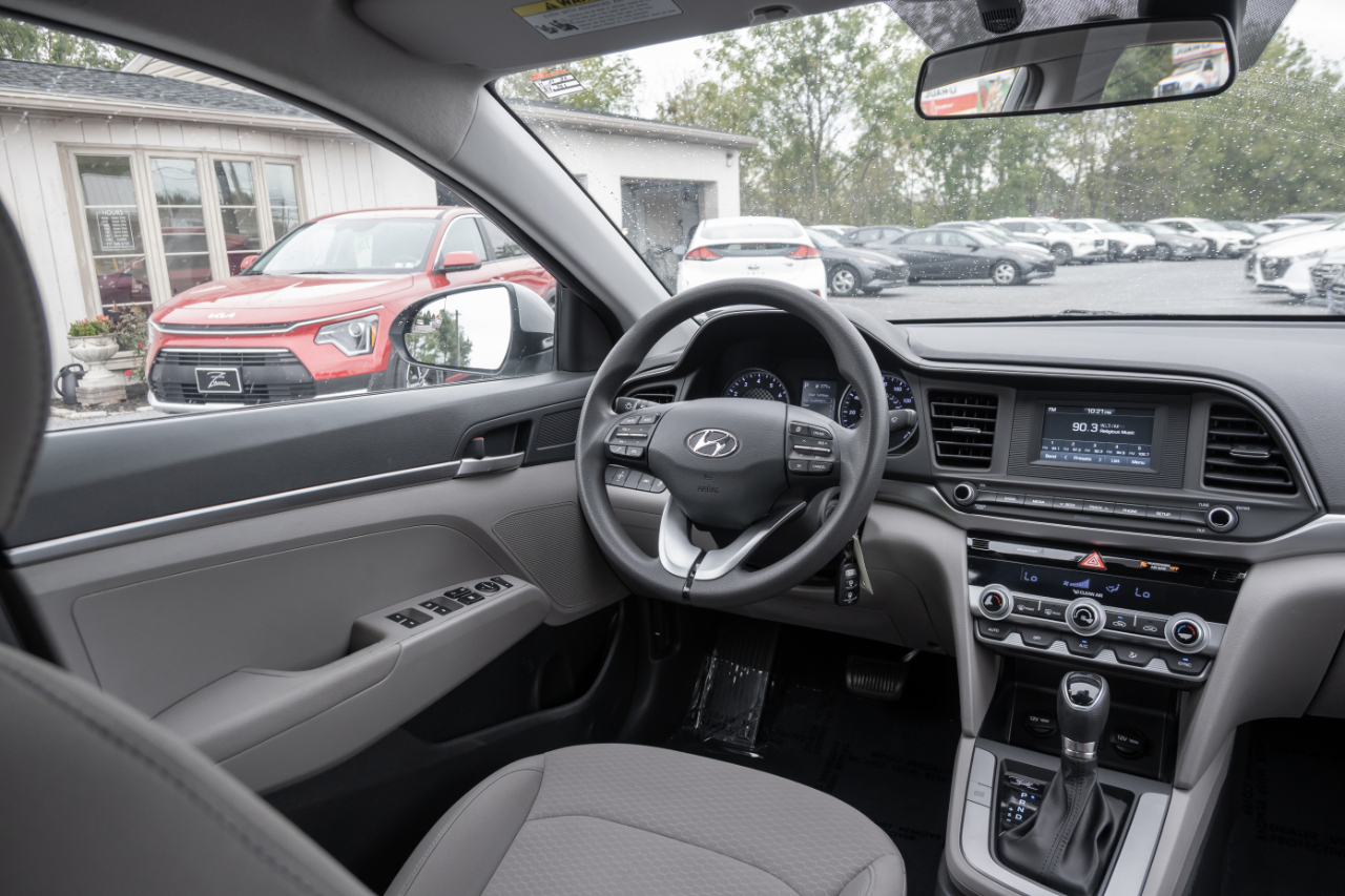 Hyundai Elantra SE 2020
